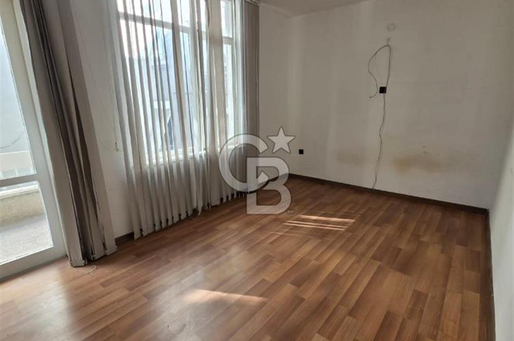 IŞIKLAR CADDE ÜZERİ KİRALIK GENİŞ 2+1