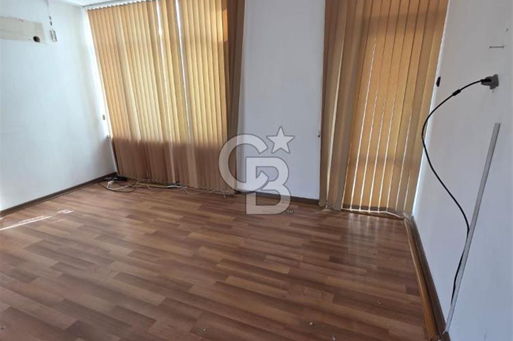 IŞIKLAR CADDE ÜZERİ KİRALIK GENİŞ 2+1