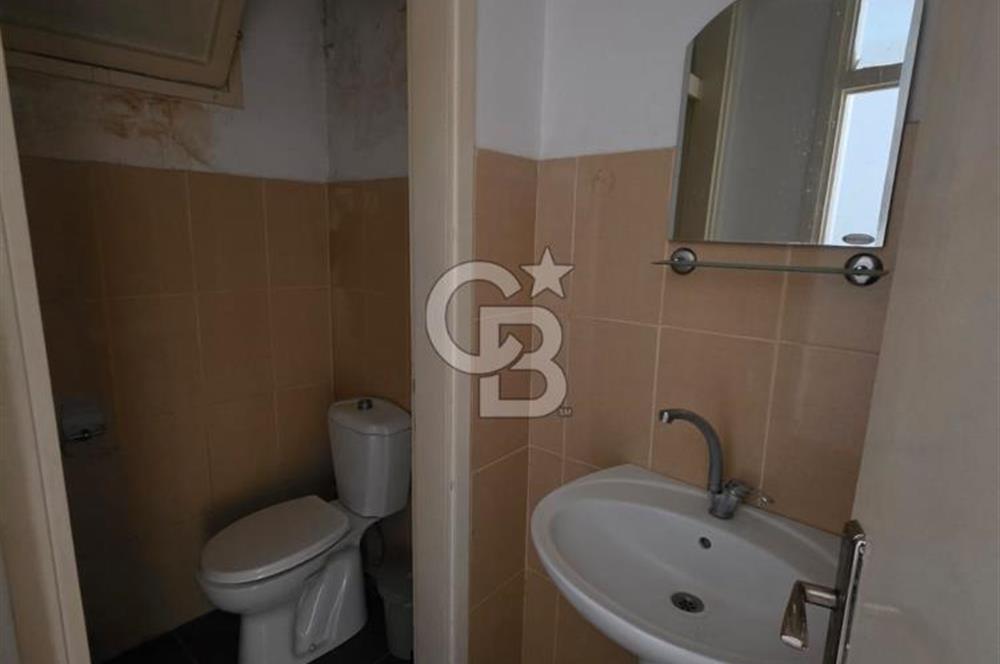 IŞIKLAR CADDE ÜZERİ KİRALIK GENİŞ 2+1