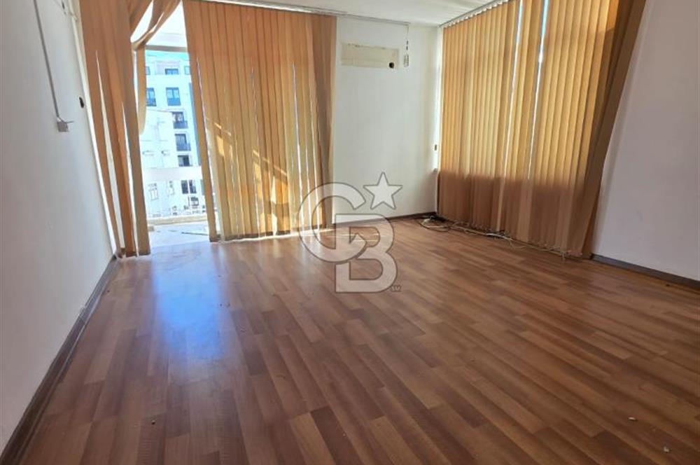 IŞIKLAR CADDE ÜZERİ KİRALIK GENİŞ 2+1