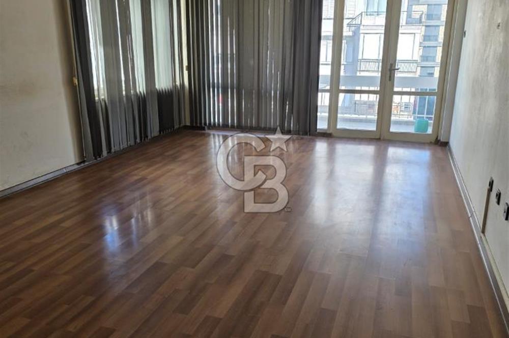 IŞIKLAR CADDE ÜZERİ KİRALIK GENİŞ 2+1