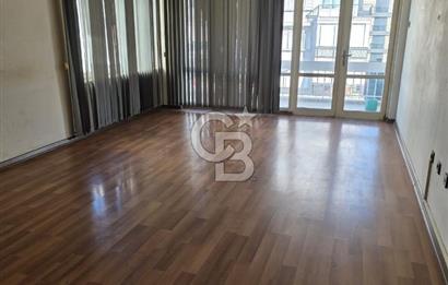 IŞIKLAR CADDE ÜZERİ KİRALIK GENİŞ 2+1