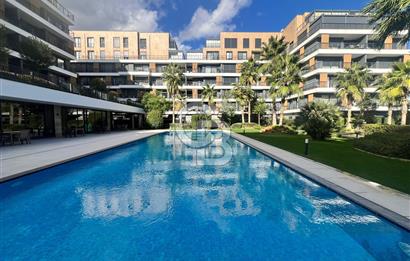 Gaziemir Aryom Koru'da Havuzlu Bahçeli 2+1 Daire