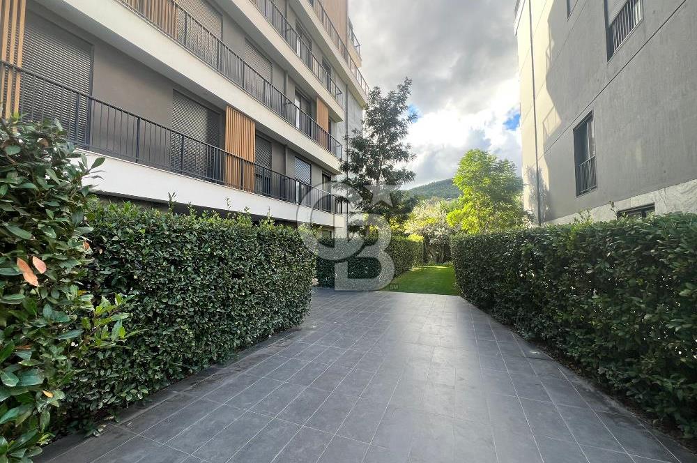 Gaziemir Aryom Koru'da Havuzlu Bahçeli 2+1 Daire