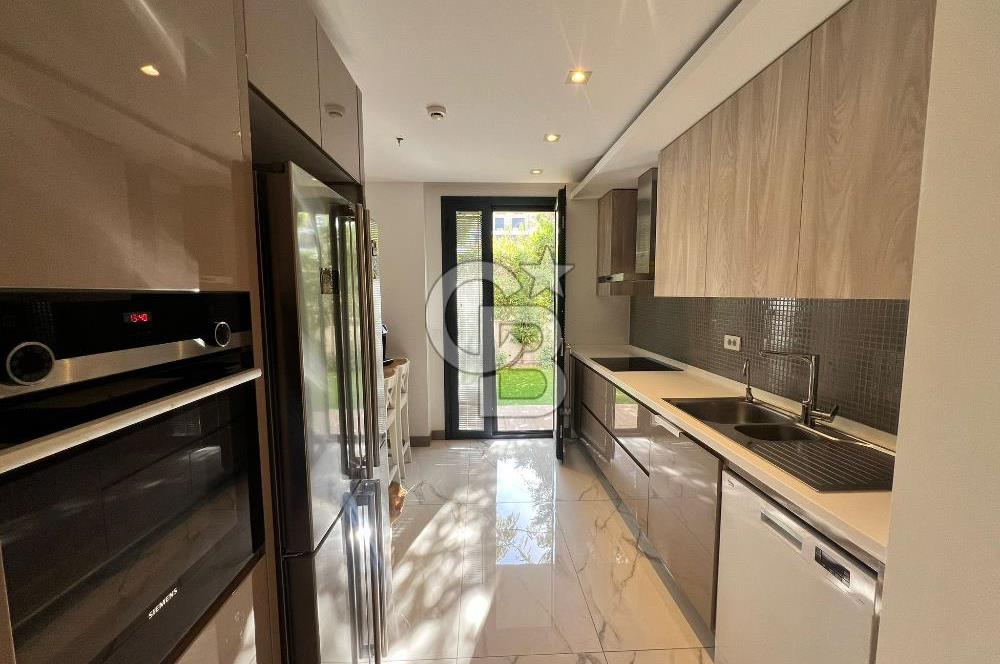 Gaziemir Aryom Koru'da Havuzlu Bahçeli 2+1 Daire