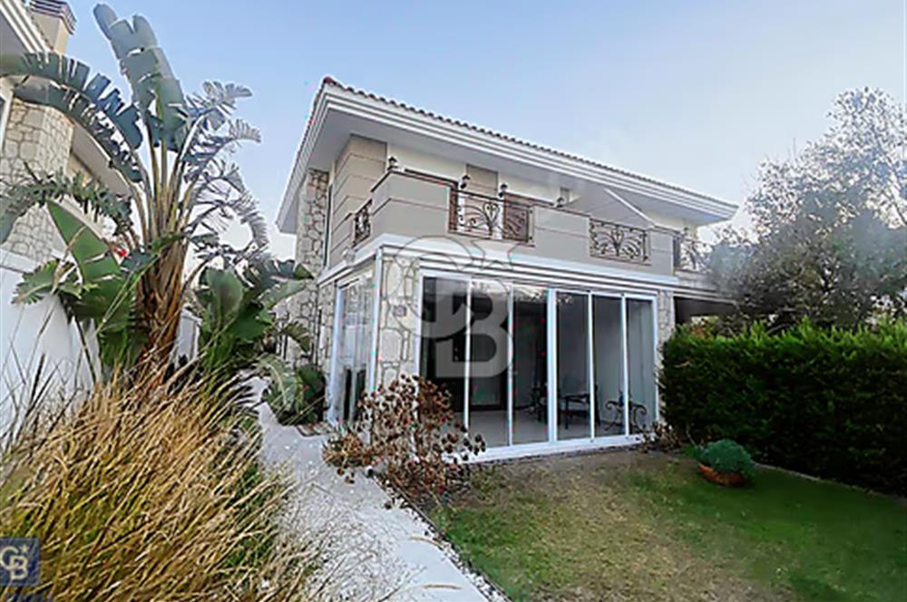 Alaçatı merkezde 3+1 Satılık Villa