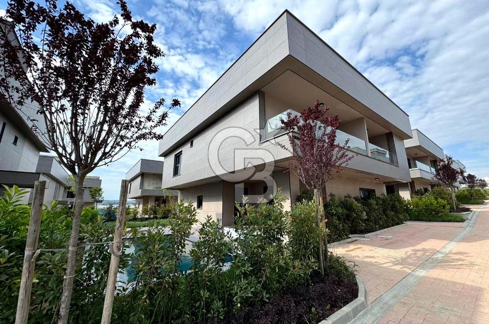 SİLİVRİ SELİMPAŞADA LÜKS MÜSTAKİL HAVUZLU VİLLA SATILIK