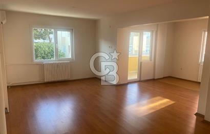 Üsküdar Acıbadem Mahallesi, Şehit Fethi Sokak'da Geniş 2+1