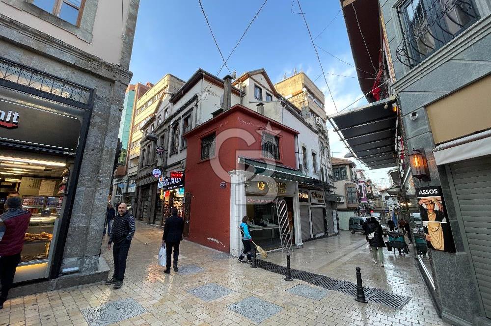 KEMERKAYA'NIN EN İŞLEK CADDESİNDE SATILIK KOMPLE BİNA
