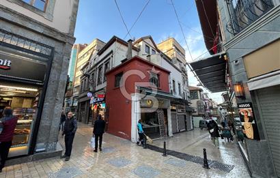 KEMERKAYA'NIN EN İŞLEK CADDESİNDE SATILIK KOMPLE BİNA