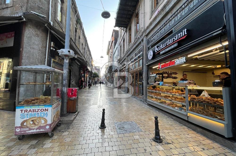 KEMERKAYA'NIN EN İŞLEK CADDESİNDE SATILIK KOMPLE BİNA