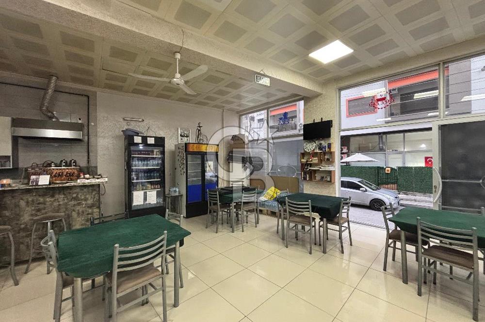 Demirköprü Ana Cadde Üzeri Köşe Konum Satılık Dükkan