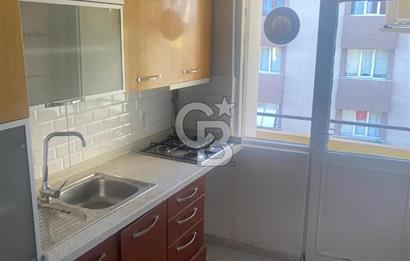 Üsküdar Acıbadem Mahallesi, Şehit Fethi Sokak'da Geniş 2+1