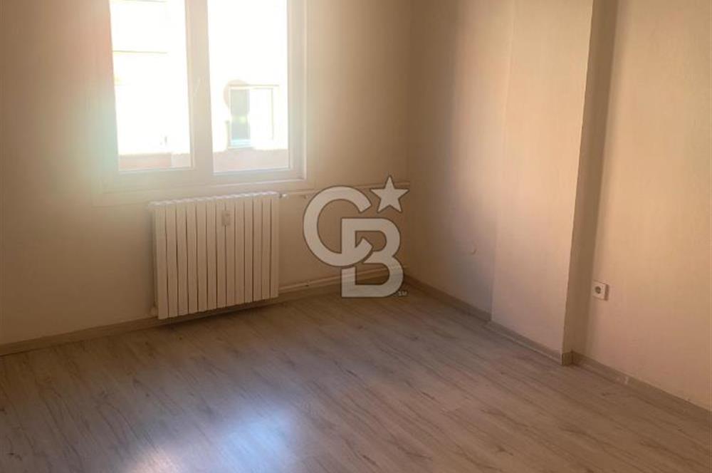 Üsküdar Acıbadem Mahallesi, Şehit Fethi Sokak'da Geniş 2+1