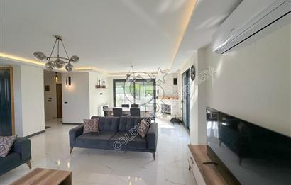 Kuşadası Yaylaköy'de Deniz Manzaralı, Çift Bağımsız Bölümlü 4+2 Modern Villa