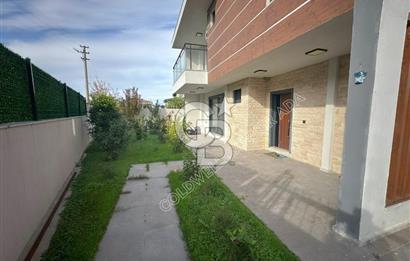 Kuşadası Yaylaköy'de Deniz Manzaralı, Çift Bağımsız Bölümlü 4+2 Modern Villa