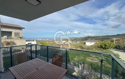 Kuşadası Yaylaköy'de Deniz Manzaralı, Çift Bağımsız Bölümlü 4+2 Modern Villa