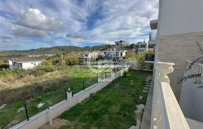 Kuşadası Yaylaköy'de Deniz Manzaralı, Çift Bağımsız Bölümlü 4+2 Modern Villa