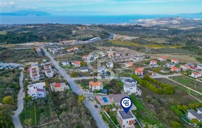 Kuşadası Yaylaköy'de Deniz Manzaralı, Çift Bağımsız Bölümlü 4+2 Modern Villa