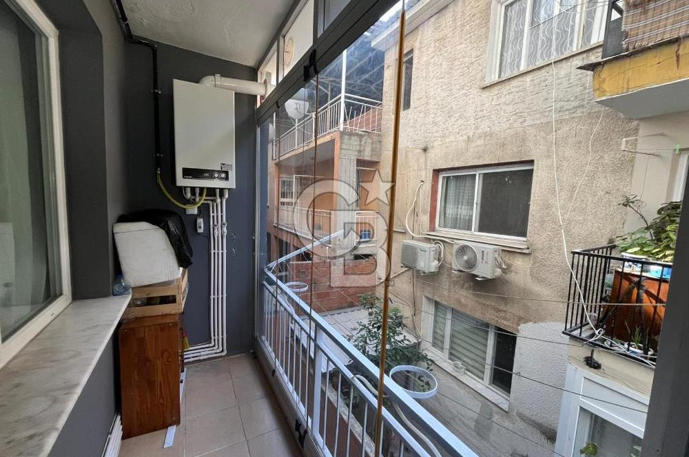 Bornova Zafer Mahallesi'nde 2+1 Kiralık Daire