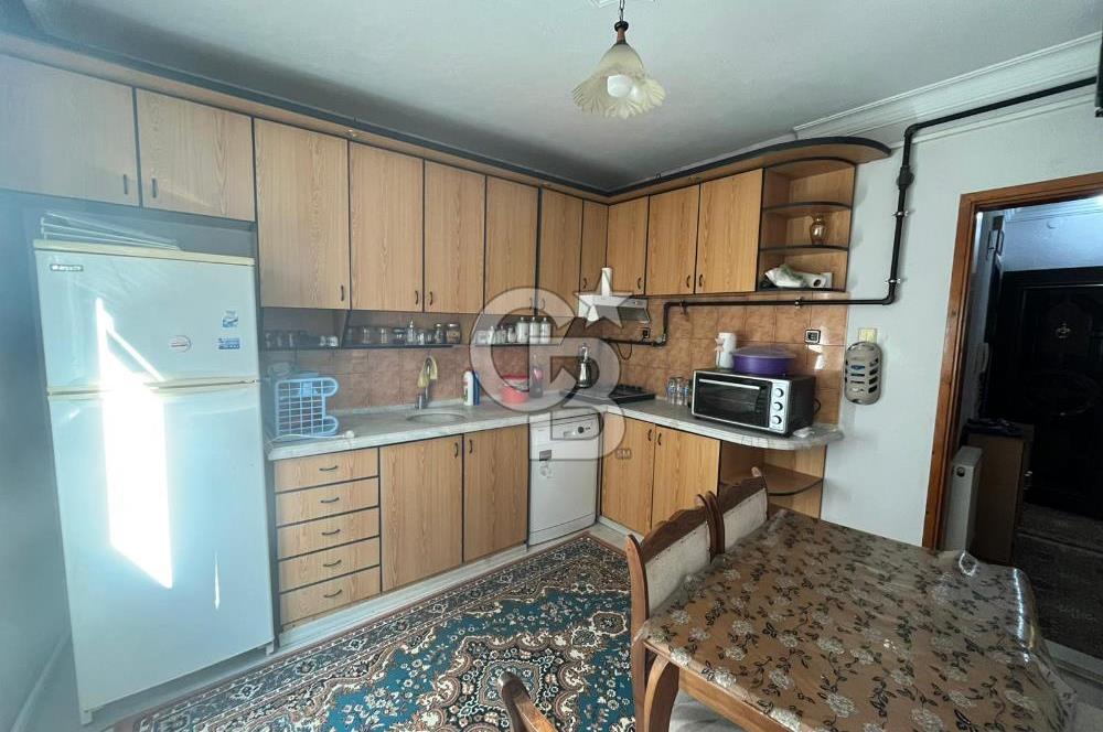 Bornova Zafer Mahallesi'nde 2+1 Kiralık Daire