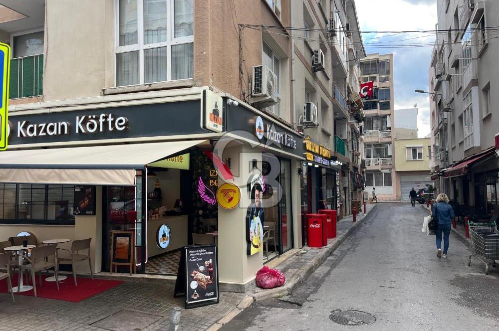 Güzelyalı Mithatpaşa Caddesinde Köşe Dükkan