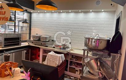 Güzelyalı Mithatpaşa Caddesinde Köşe Dükkan