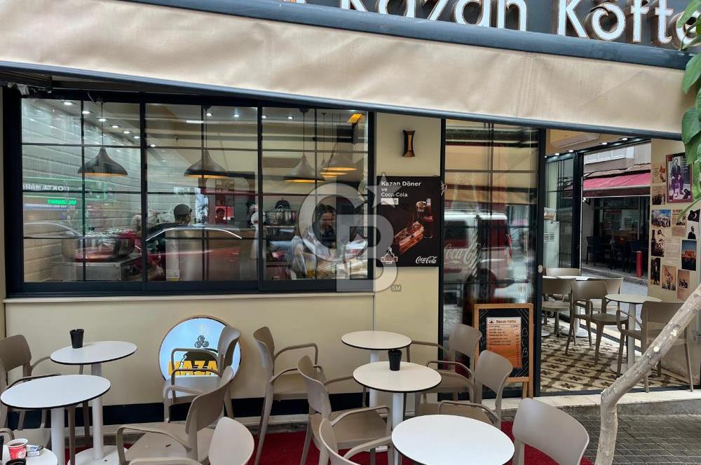 Güzelyalı Mithatpaşa Caddesinde Köşe Dükkan