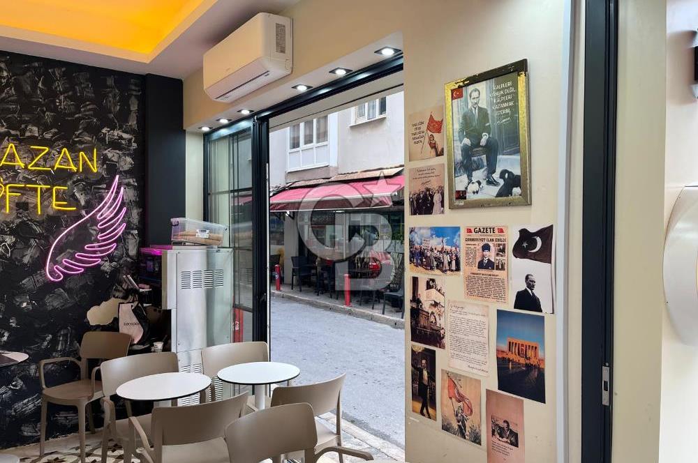 Güzelyalı Mithatpaşa Caddesinde Köşe Dükkan