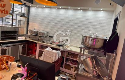 Güzelyalı Mithatpaşa Caddesinde Köşe Dükkan