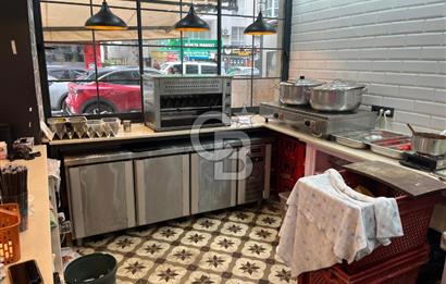 Güzelyalı Mithatpaşa Caddesinde Köşe Dükkan