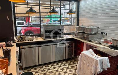 Güzelyalı Mithatpaşa Caddesinde Köşe Dükkan