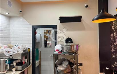 Güzelyalı Mithatpaşa Caddesinde Köşe Dükkan