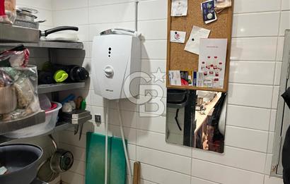 Güzelyalı Mithatpaşa Caddesinde Köşe Dükkan