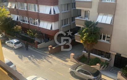 Üsküdar Acıbadem Mahallesi, Şehit Fethi Sokak'da Geniş 2+1