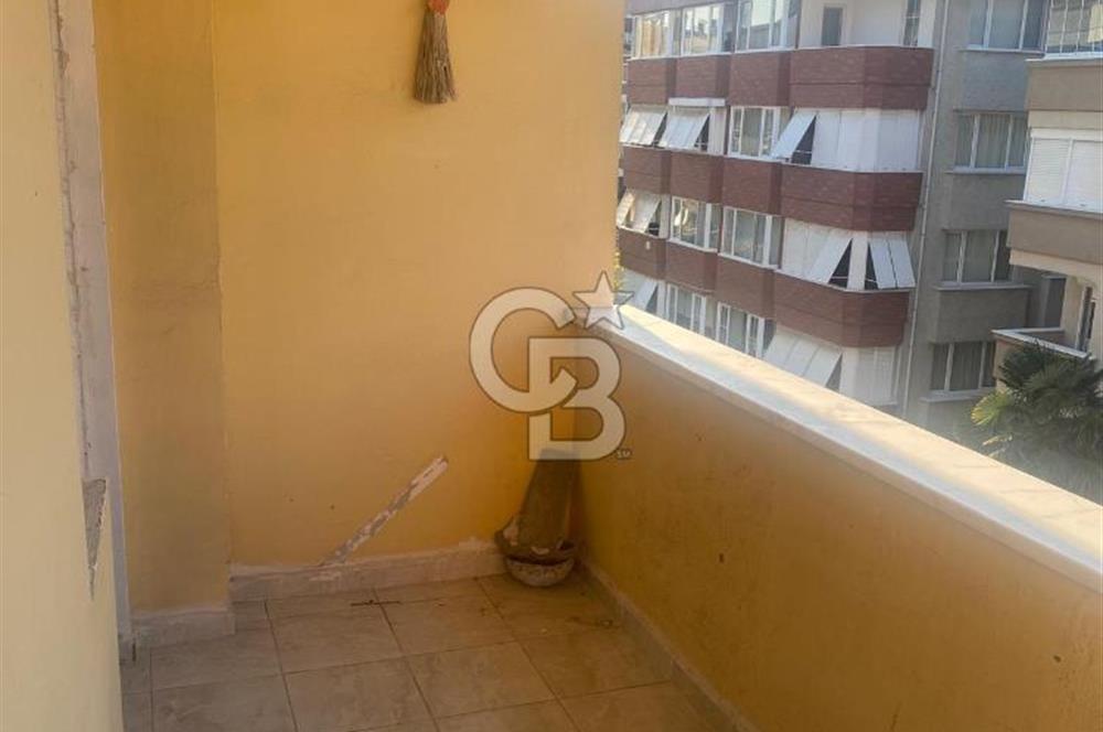 Üsküdar Acıbadem Mahallesi, Şehit Fethi Sokak'da Geniş 2+1