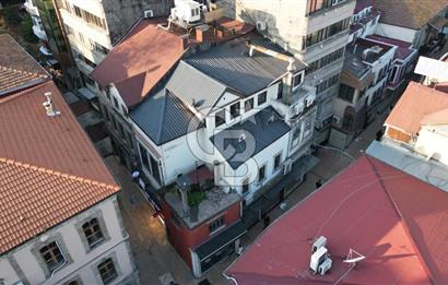 KEMERKAYA'NIN EN İŞLEK CADDESİNDE SATILIK KOMPLE BİNA