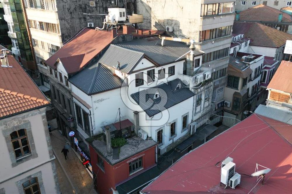 KEMERKAYA'NIN EN İŞLEK CADDESİNDE SATILIK KOMPLE BİNA