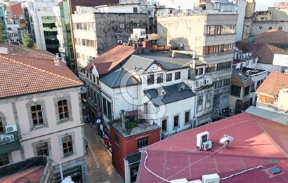 KEMERKAYA'NIN EN İŞLEK CADDESİNDE SATILIK KOMPLE BİNA