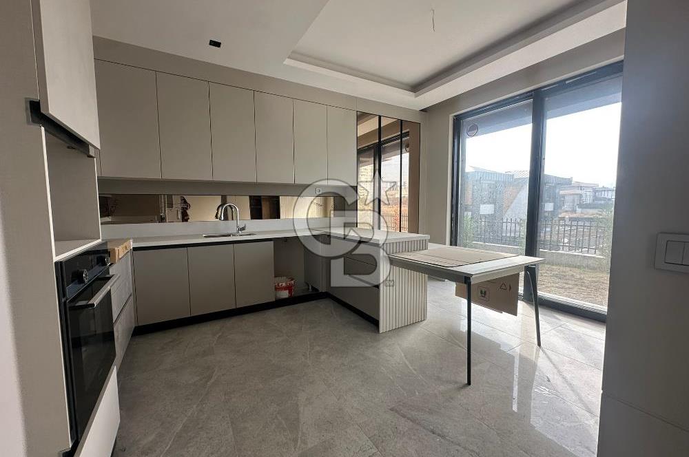   Bağlıca’nın Prestijli Bölgesinde Sıfır Villa – Elektrikli Şarj Üniteli