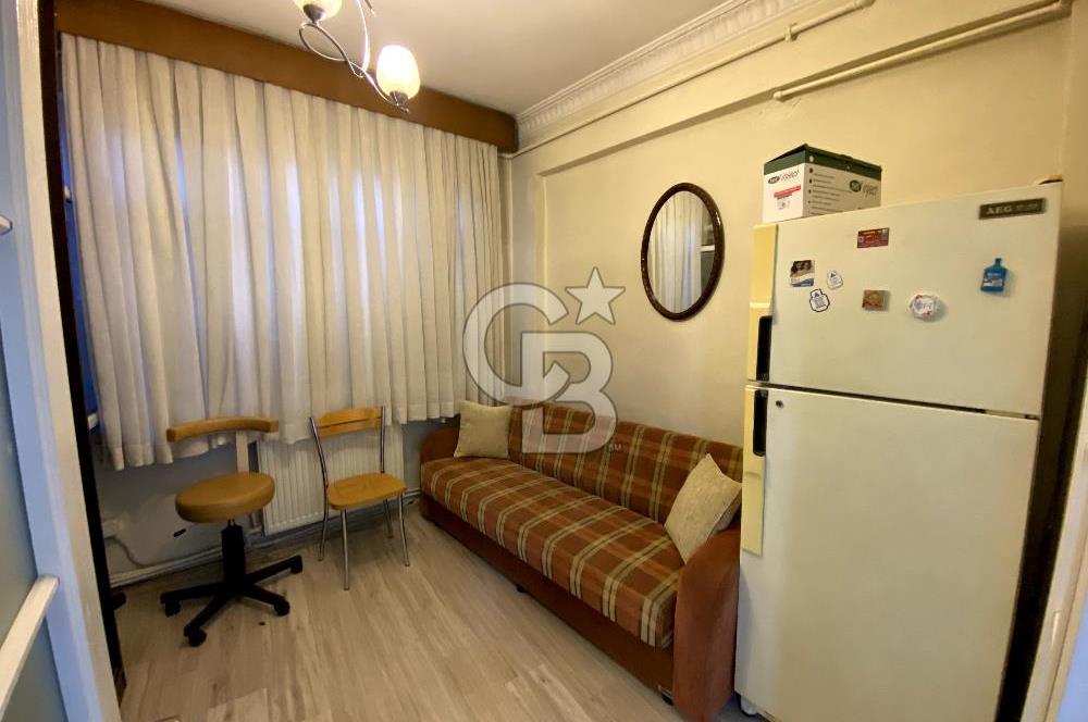 Millet Caddesinde İşyerine Uygun 3+1 Satılık Daire