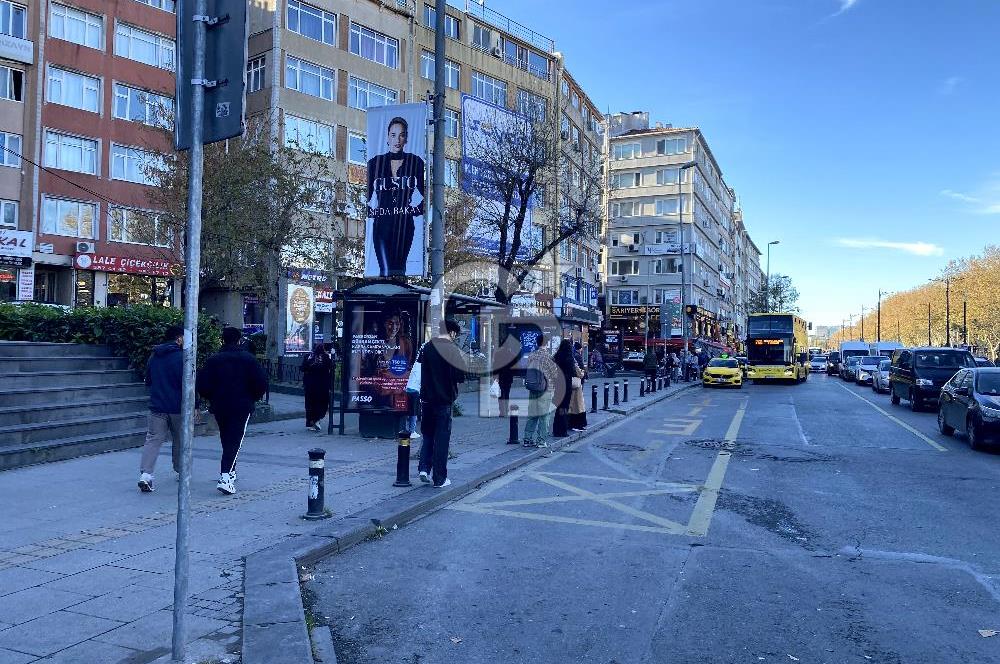 Millet Caddesinde İşyerine Uygun 3+1 Satılık Daire