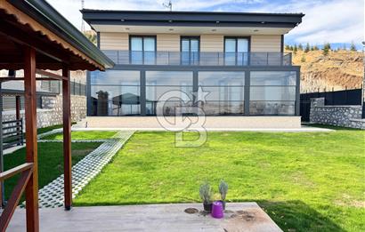 CB SAFİR'den PANORAMİK GÖL MANZARALI SATILIK PREMİUM VİLLA