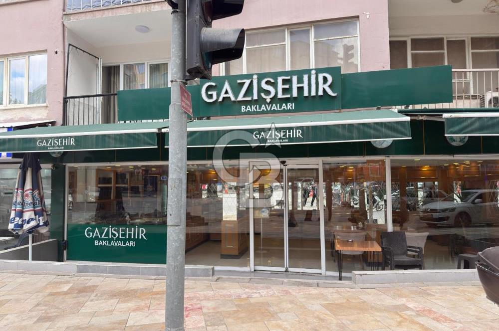 Saltak Caddesi Işıklarında Güzel Konumda Satılık Dükkan