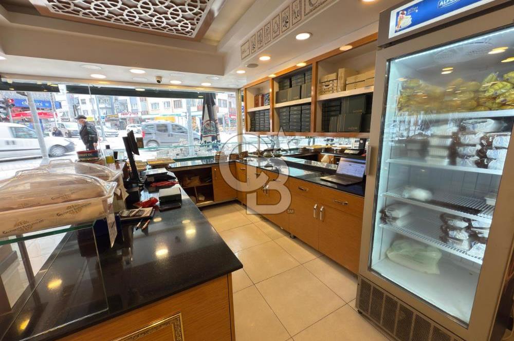 Saltak Caddesi Işıklarında Güzel Konumda Satılık Dükkan