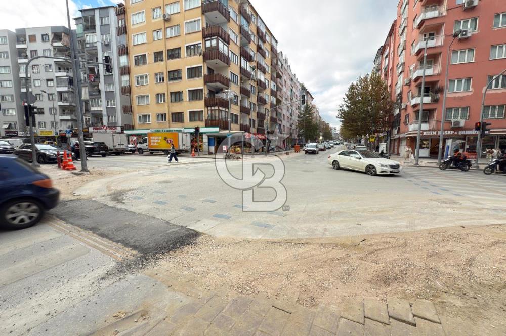 Saltak Caddesi Işıklarında Güzel Konumda Satılık Dükkan