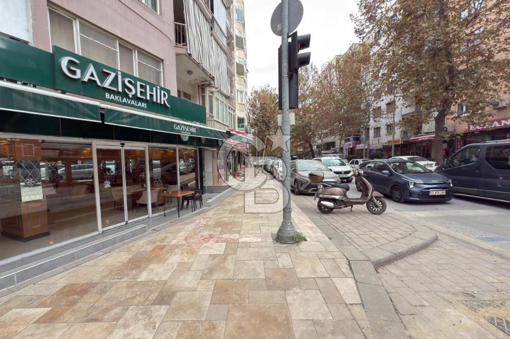 Saltak Caddesi Işıklarında Güzel Konumda Satılık Dükkan
