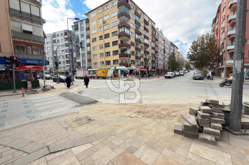 Saltak Caddesi Işıklarında Güzel Konumda Satılık Dükkan