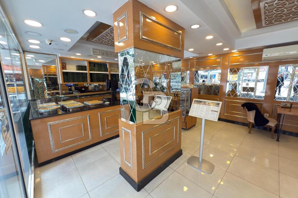 Saltak Caddesi Işıklarında Güzel Konumda Satılık Dükkan