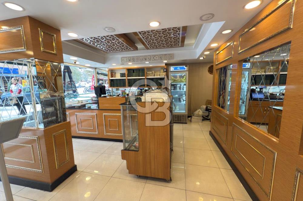 Saltak Caddesi Işıklarında Güzel Konumda Satılık Dükkan